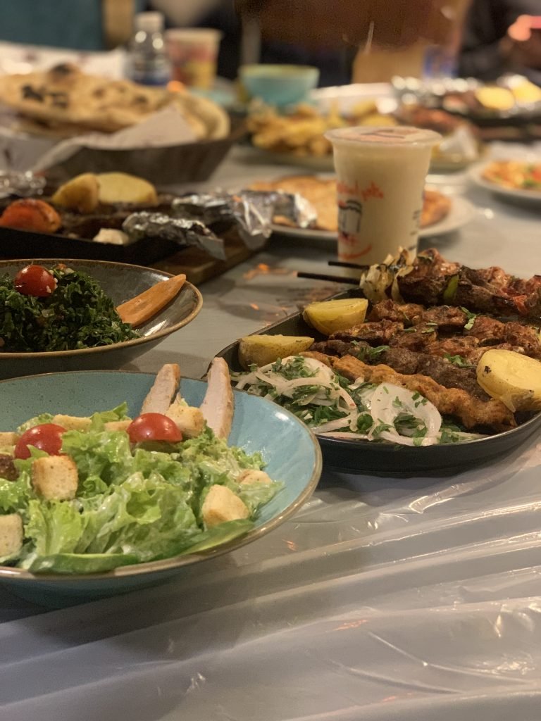مطعم أسطورة القلعة تاروت ( الاسعار + المنيو + الموقع ) - مطاعم و كافيهات الشرقية