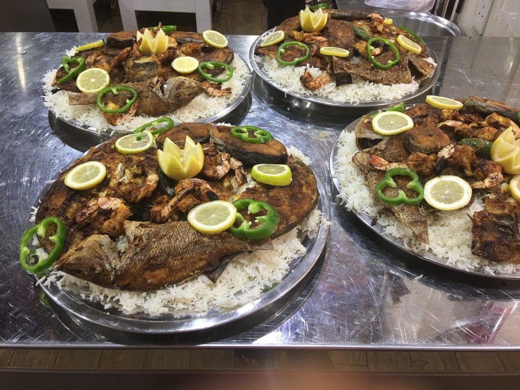 مطعم حوت الخليج تاروت ( الاسعار + المنيو + الموقع ) - مطاعم و كافيهات الشرقية