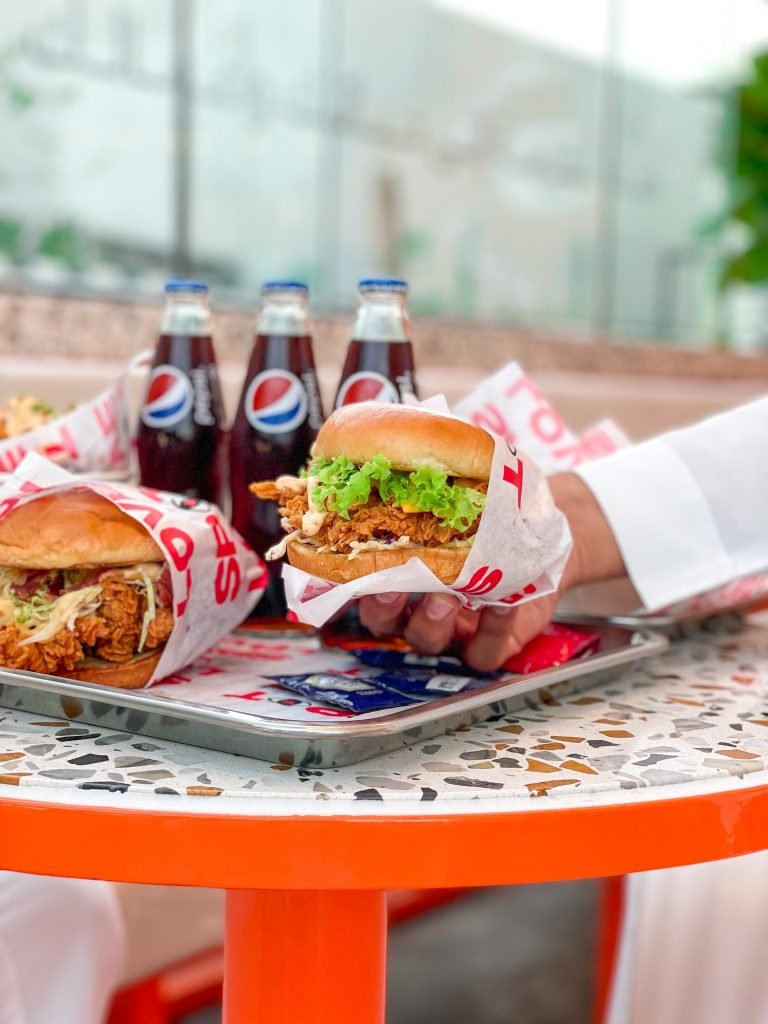 مطعم سبوت تشكن الخبر ( الاسعار + المنيو + الموقع ) - مطاعم و كافيهات الشرقية