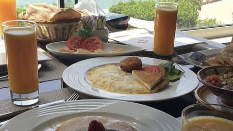 مطعم ضوء القمر moonlightrestaurant الخبر ( الاسعار + المنيو + الموقع )