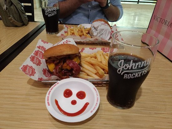 مطعم جوني روكتس Johnny Rockets ( الاسعار + المنيو +الموقع )