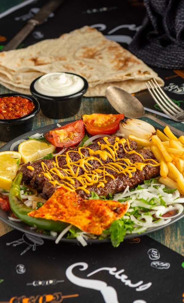 مطعم المعلم الشامي الظهران ( الاسعار + المنيو + الموقع )